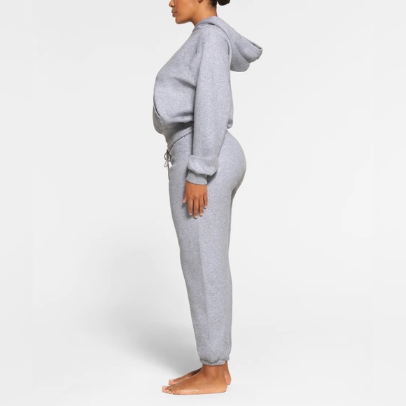 SKIMS Cotton Fleece Classic Hoodie & Jogger Set- Light Heather Grey (2X) - Picture 3 of 7